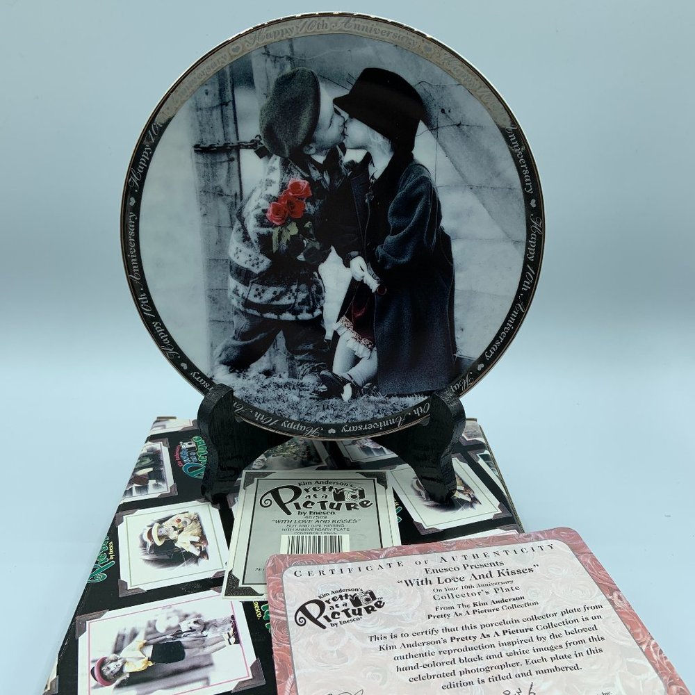 Kim Anderson's Pretty As A Picture "WITH LOVE AND KISSES" Plate 1998 by Enesco